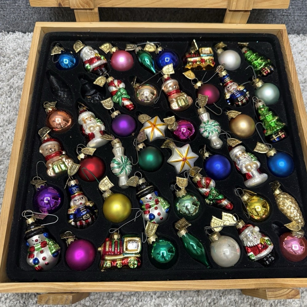 Thomas Pacconi Museum Series Miniature Christmas Ornament In Wood Box (READ) 46 - Picture 8 of 16
